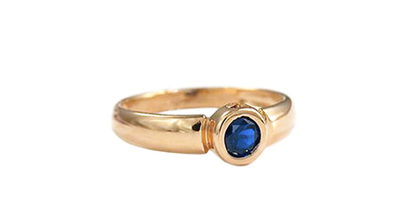 кц179 Золотое кольцо с фианитом в глухой закрепке.