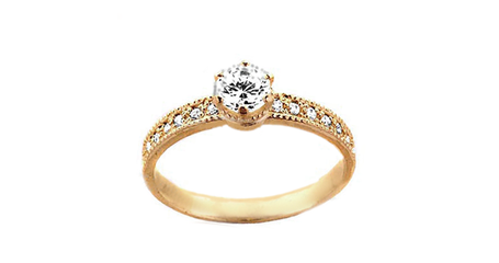 кц227 Золотое кольцо-многокаменка с крупным по центру.