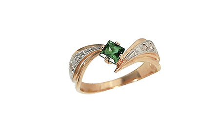 кц306 Золотое кольцо с квадратным камнем. 