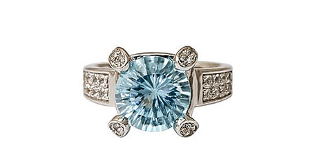 кц384 Кольцо с крупным камнем под сапфир.