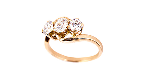 кб076 Кольцо золотое с тремя камушками.