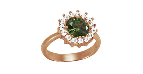 кт339 Золотое кольцо с крупным камнем.