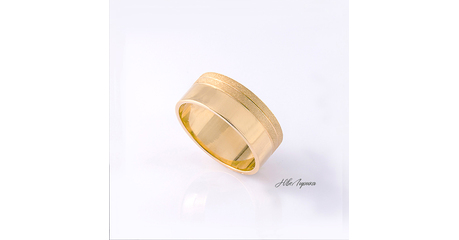 №3 Обручальное кольцо широкое, с продольным делением, р. 19,5.