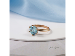 №227 Кольцо с крупным голубым фианитом 
