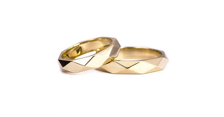 ко069-2 Гранёные обручальные кольца в красном золоте без камней