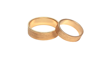 ко088 Плоские обручальные кольца с активной продольной фактурой 