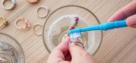 Чем опасны домашние средства для чистки ювелирных изделий?