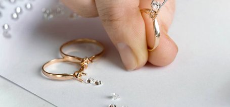 Ремонт ювелирных изделий с камнями: что важно знать